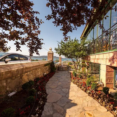 Cunda Esen Habitación en casa particular